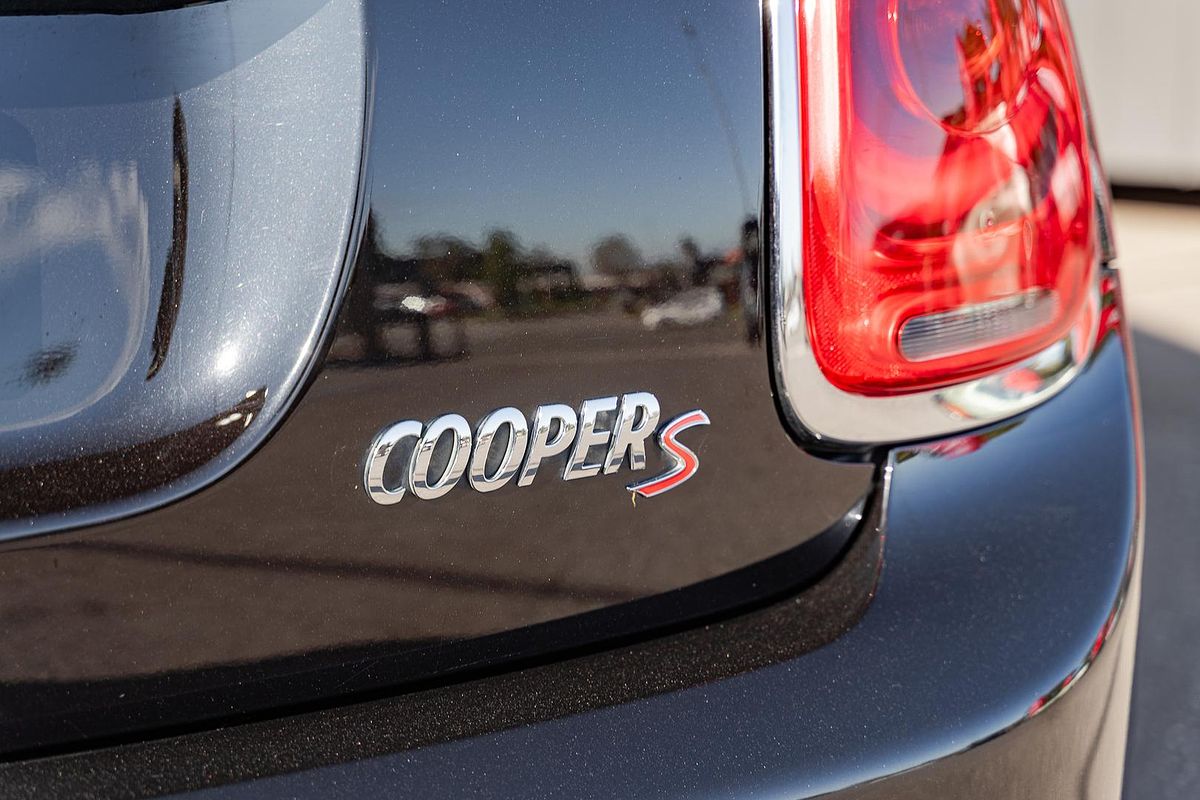 2017 MINI Hatch Cooper S F55