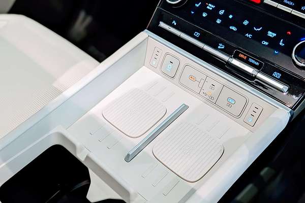 2024 Hyundai Santa Fe Hybrid Calligraphy MX5.V1