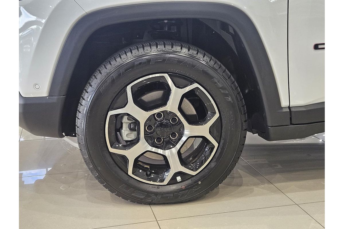 2023 Jeep Compass Trailhawk M6