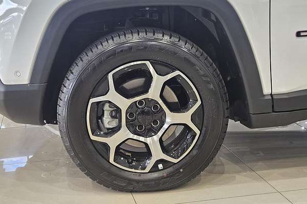 2023 Jeep Compass Trailhawk M6