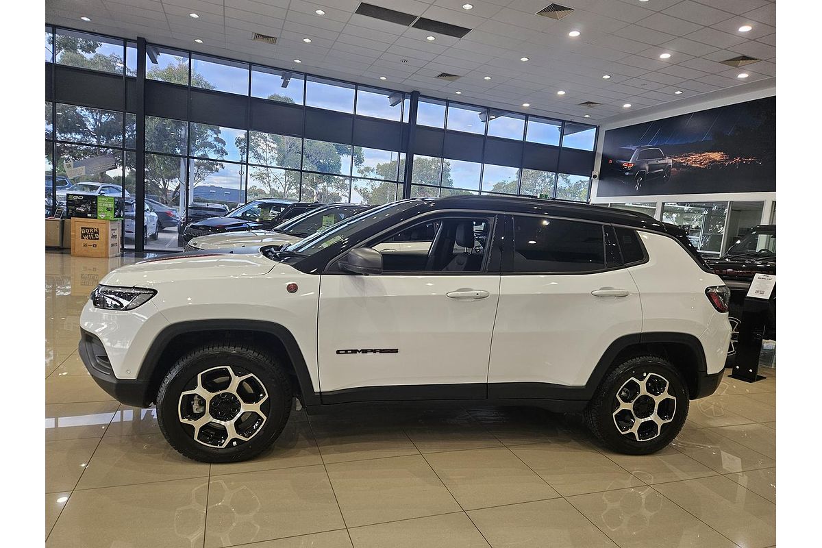 2023 Jeep Compass Trailhawk M6