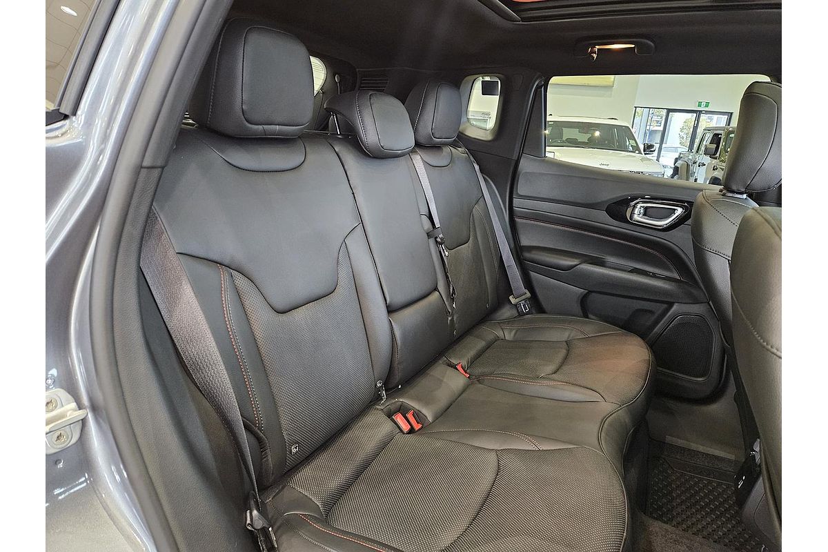 2023 Jeep Compass Trailhawk M6