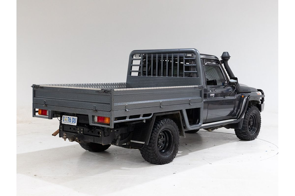 LC Military GXL 4.5L T Diesel Manual Single C/Chassis 