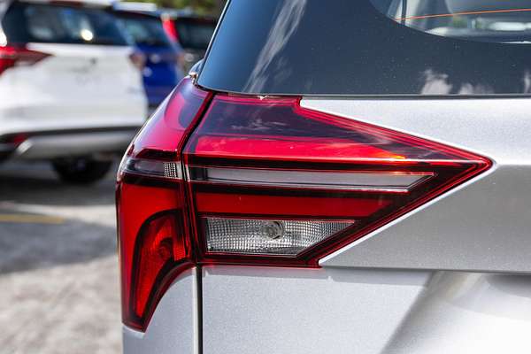 2024 Mahindra XUV700 AX7