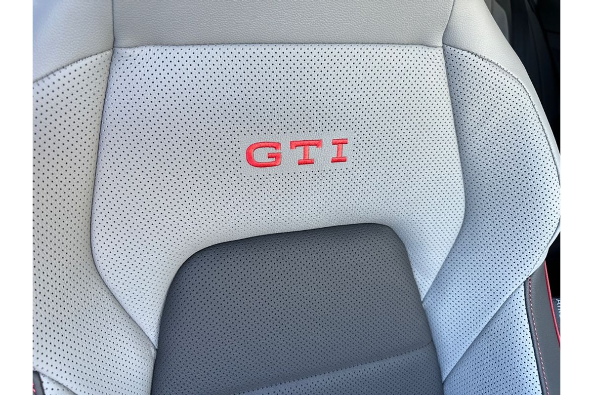 2024 Volkswagen Golf GTI 8