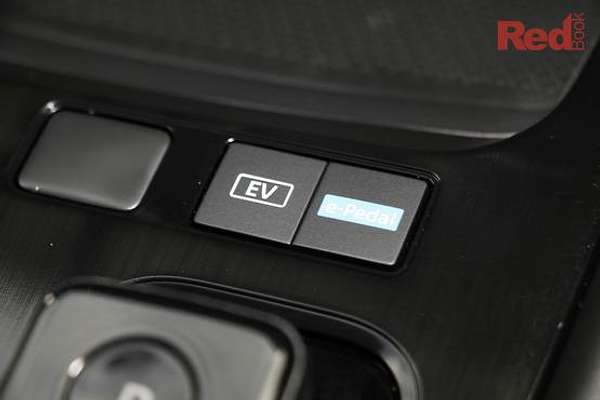 2024 Nissan X-TRAIL ST-L e-POWER T33