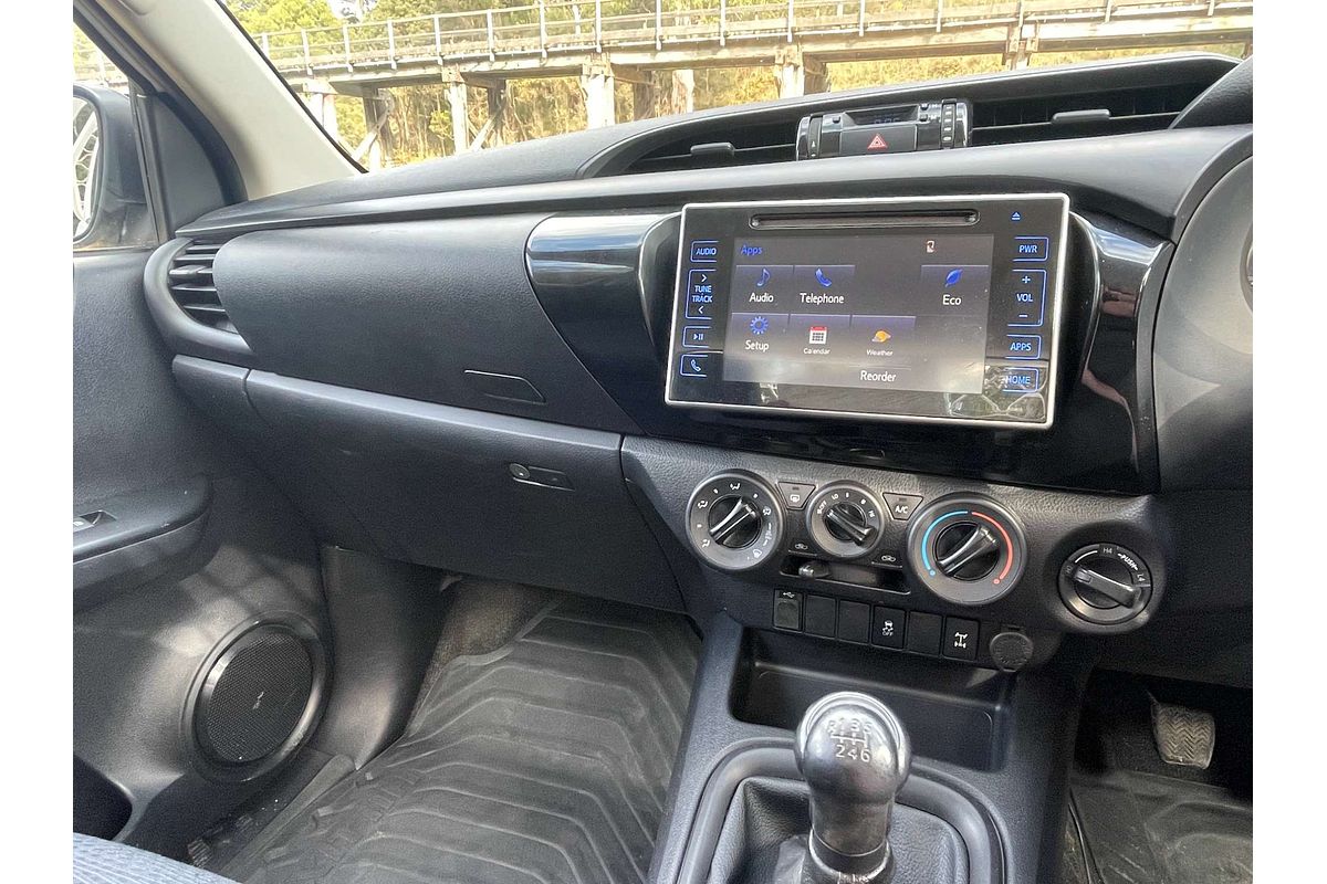 2015 Toyota Hilux SR GUN126R 4X4