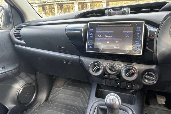 2015 Toyota Hilux SR GUN126R 4X4