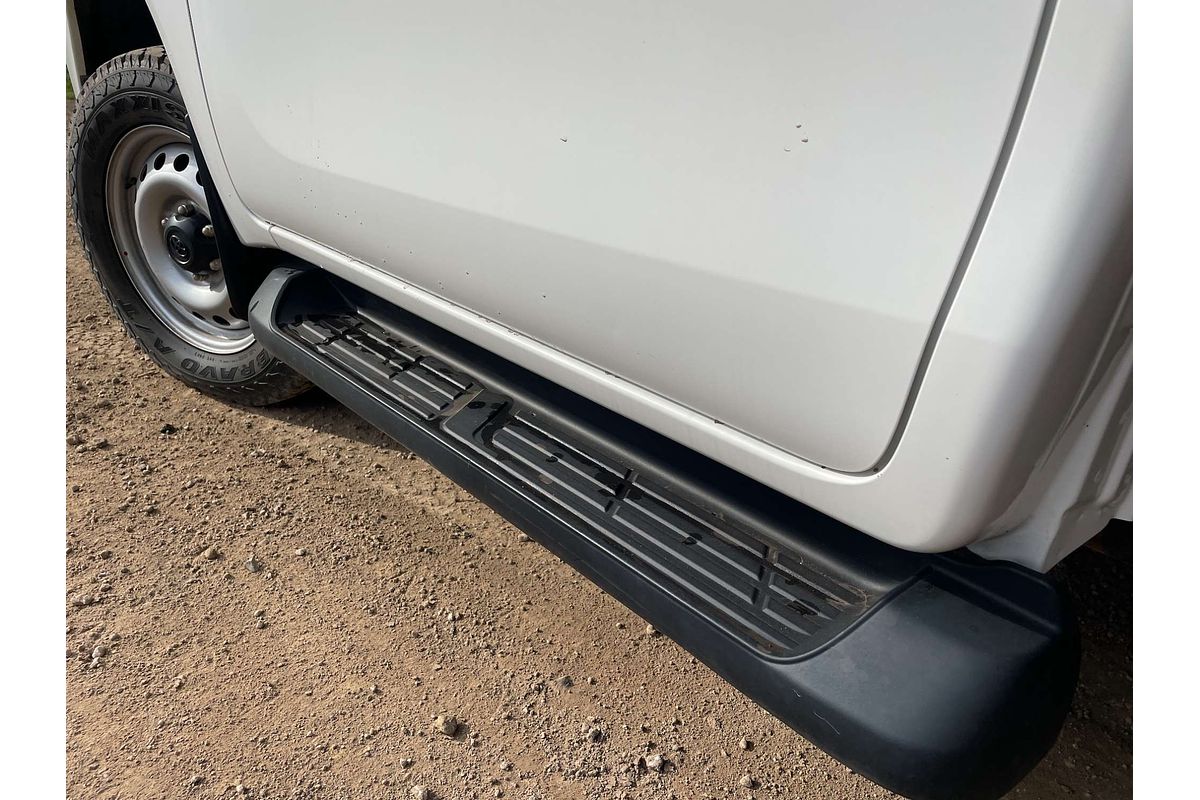 2015 Toyota Hilux SR GUN126R 4X4