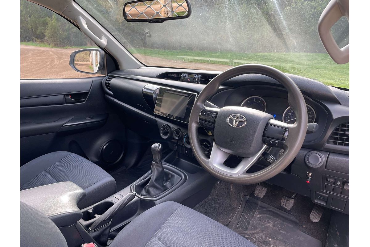 2015 Toyota Hilux SR GUN126R 4X4