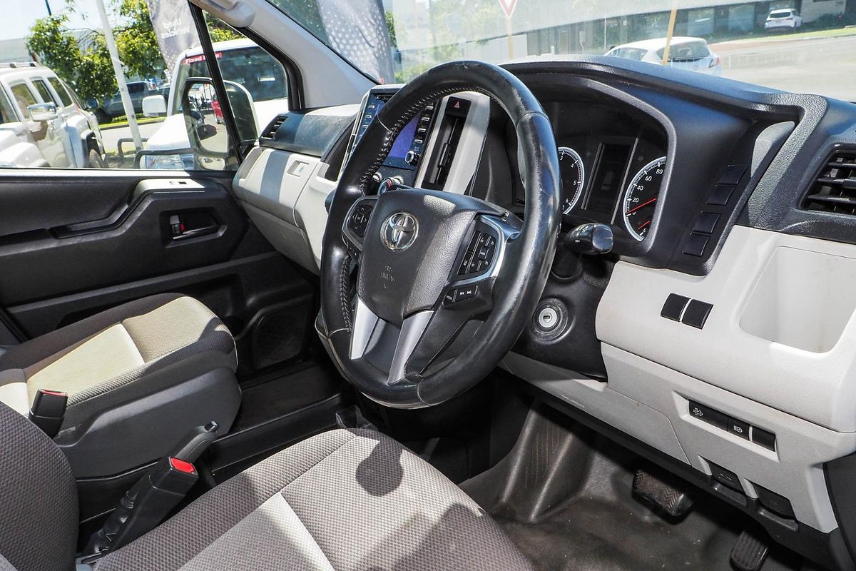 2019 Toyota Hiace Commuter GDH322R