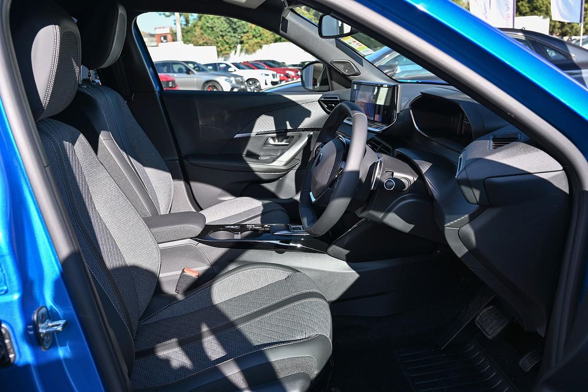 2023 Peugeot 2008 Allure P24