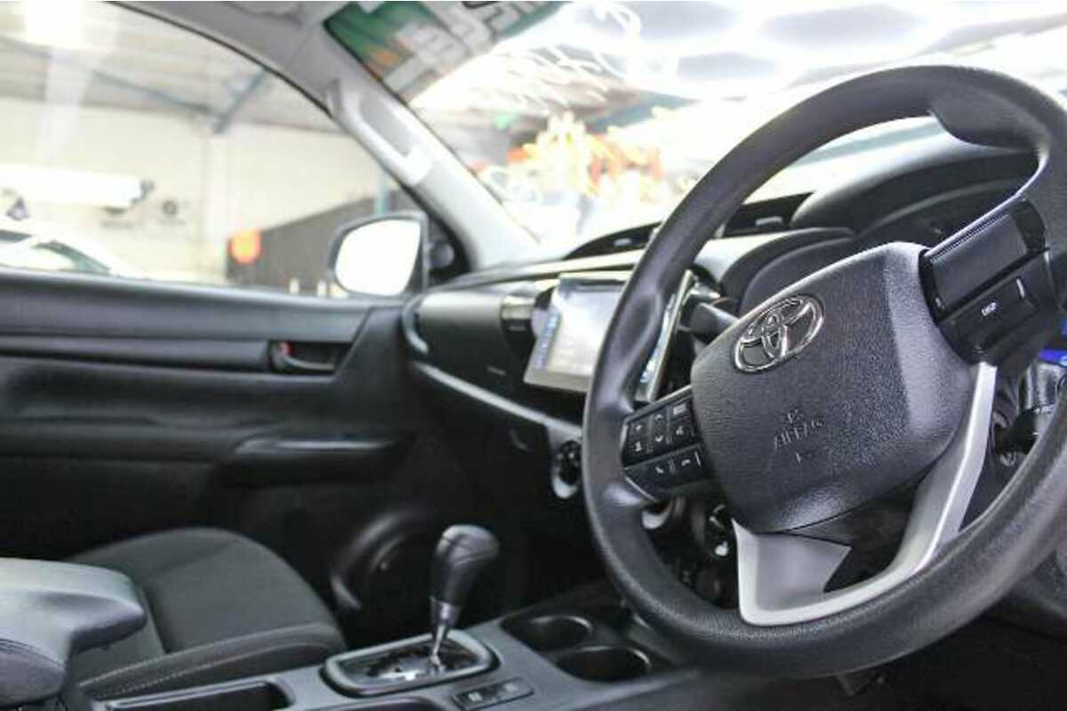 2018 Toyota HILUX SR DUAL CAB GUN126R