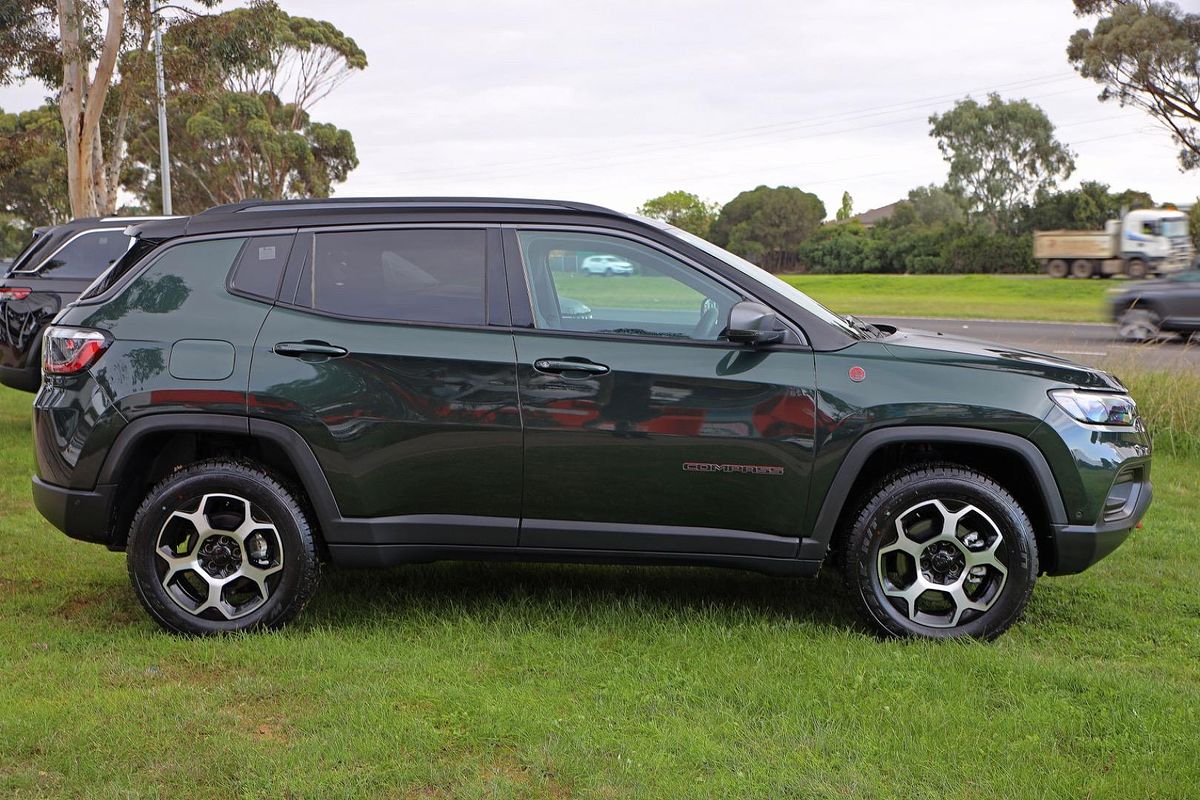 2023 Jeep Compass Trailhawk M6