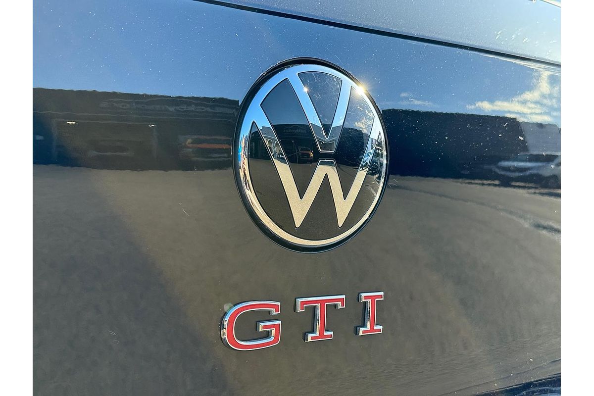 2022 Volkswagen Golf GTI 8