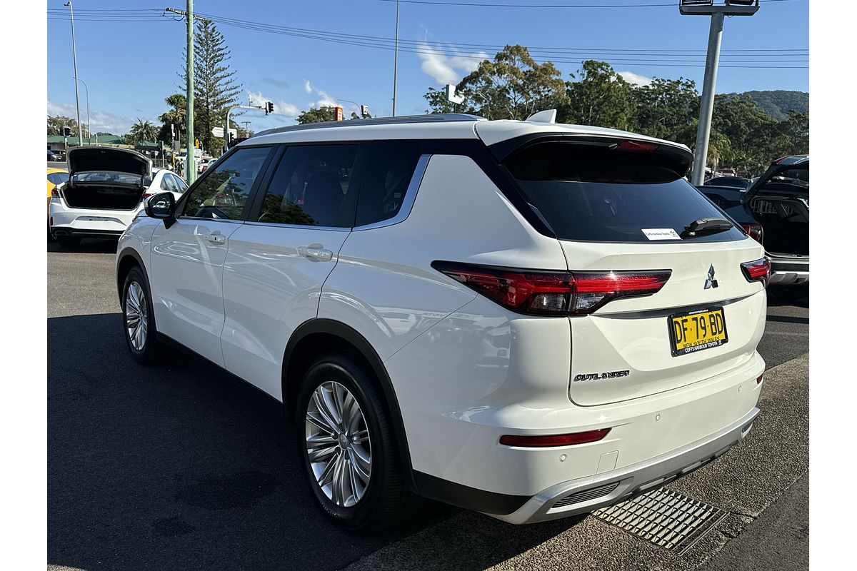 2022 Mitsubishi Outlander LS ZM