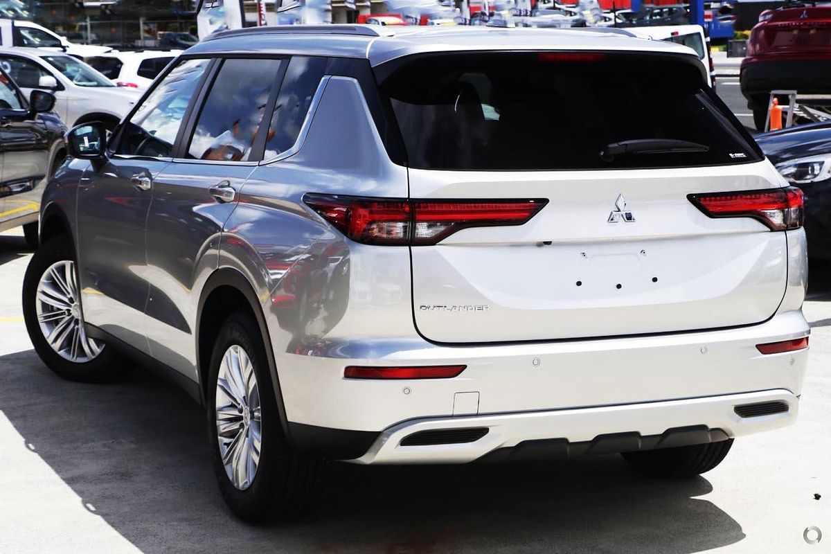 2023 Mitsubishi Outlander LS ZM