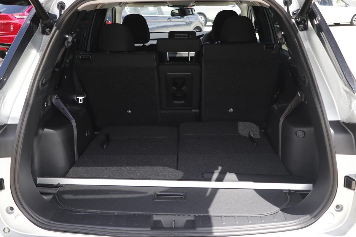 2023 Mitsubishi Outlander LS ZM