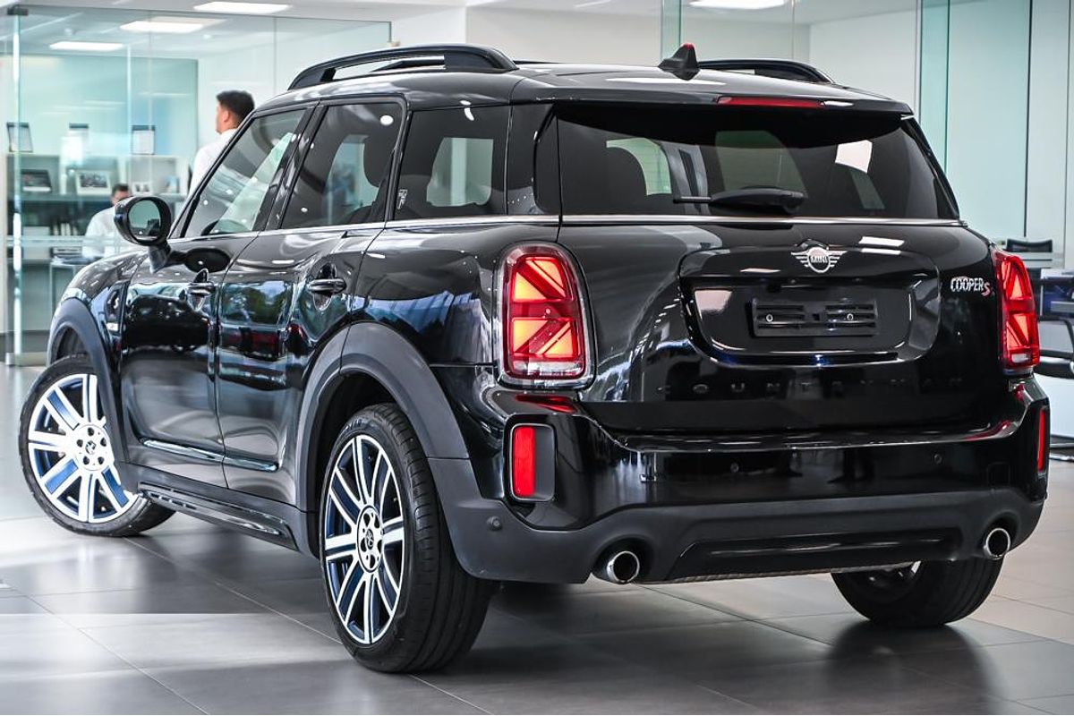 2021 MINI Countryman Cooper S MINI Yours F60 LCI