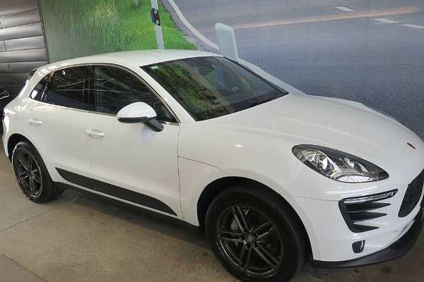 2017 Porsche MACAN S