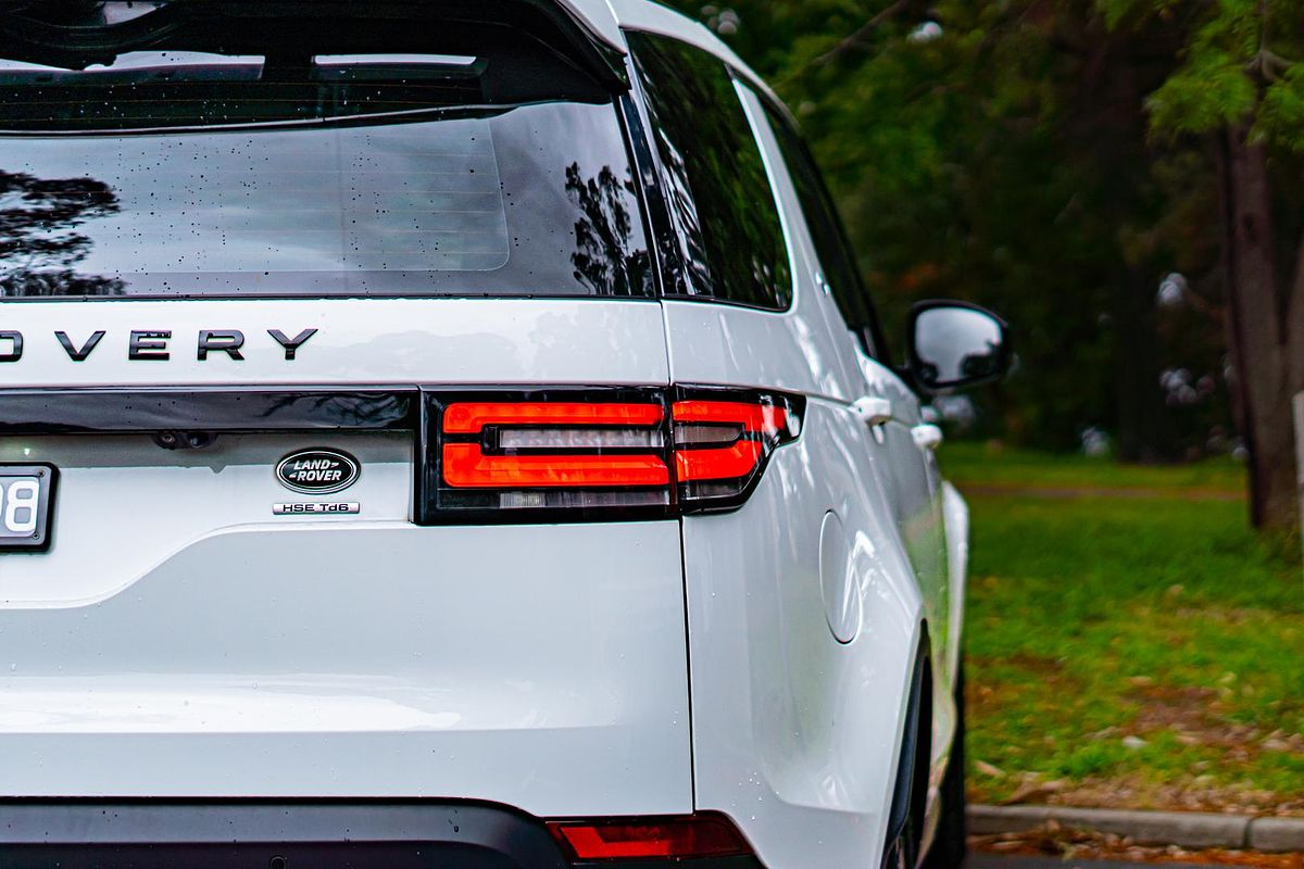 2017 Land Rover Discovery TD6 HSE Series 5
