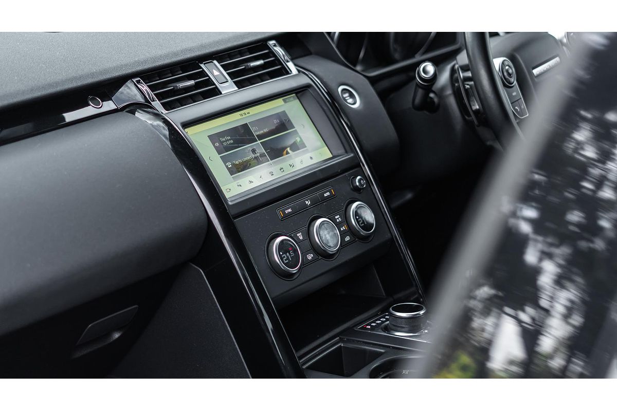 2018 Land Rover Discovery TD4 S Series 5