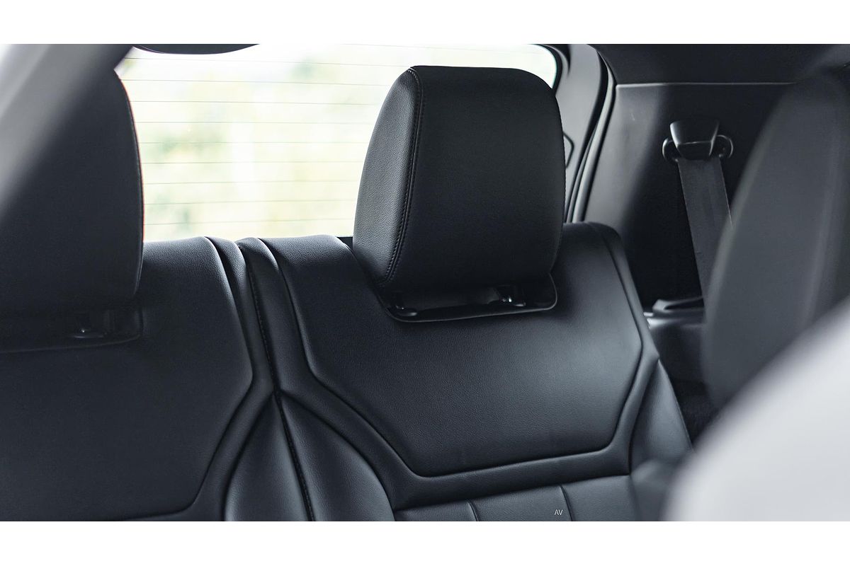 2018 Land Rover Discovery TD4 S Series 5