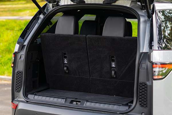 2018 Land Rover Discovery TD4 S Series 5