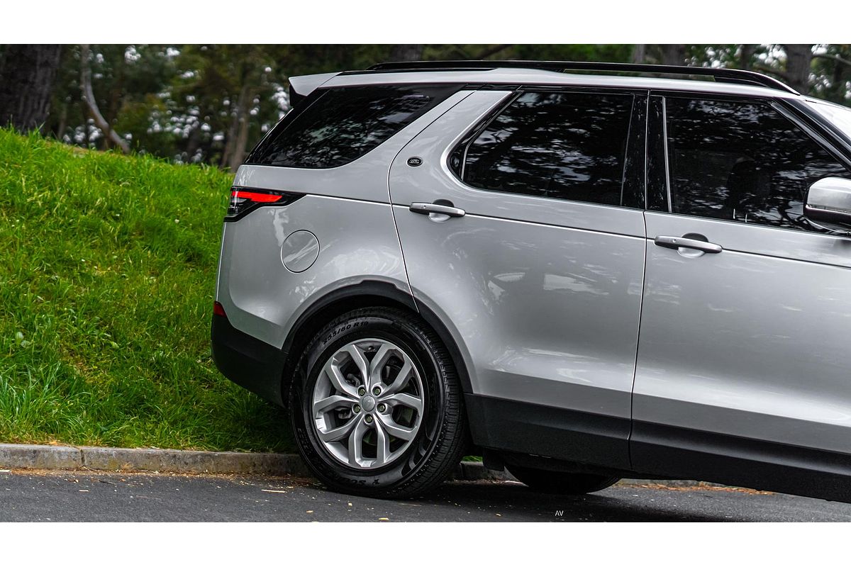 2018 Land Rover Discovery TD4 S Series 5
