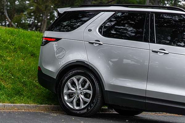 2018 Land Rover Discovery TD4 S Series 5