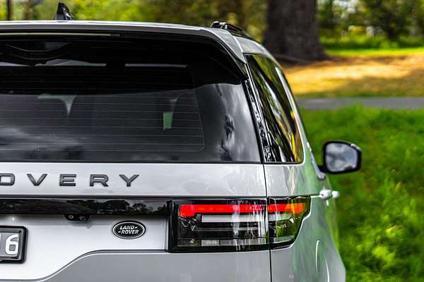 2018 Land Rover Discovery TD4 S Series 5