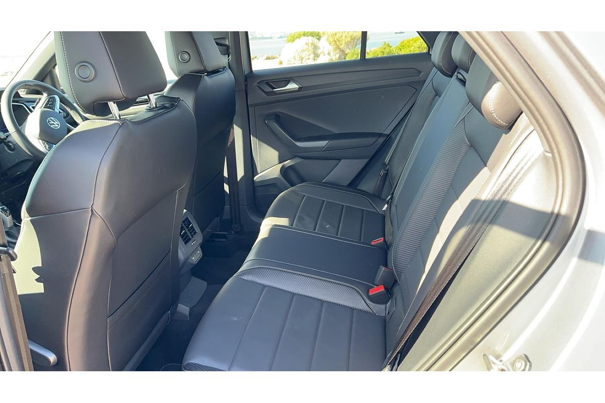 2024 Volkswagen T-Roc 140TSI R-Line D11