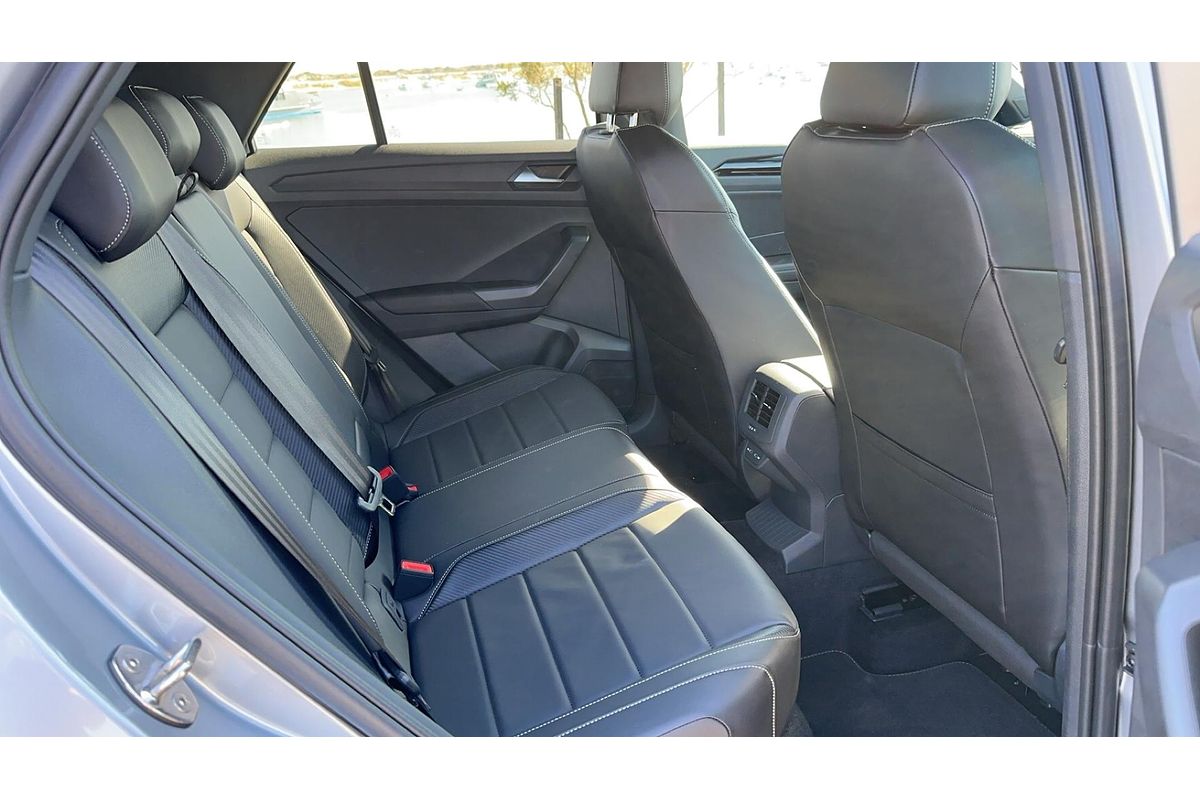 2024 Volkswagen T-Roc 140TSI R-Line D11