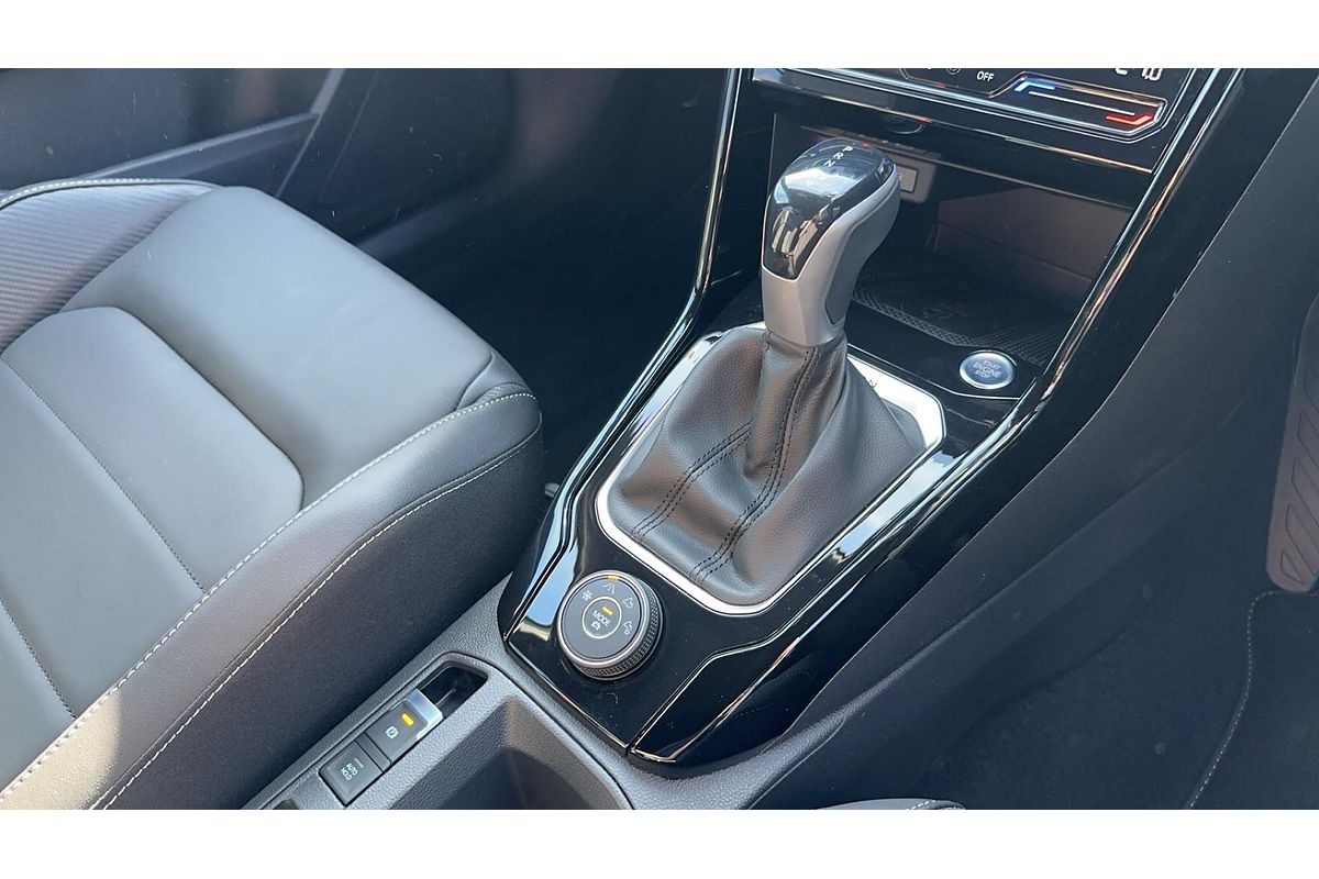 2024 Volkswagen T-Roc 140TSI R-Line D11