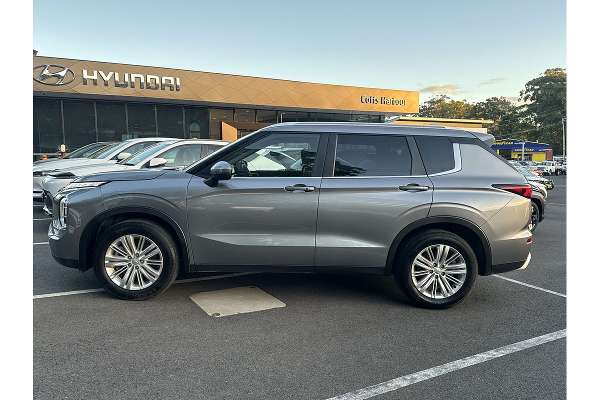 2022 Mitsubishi Outlander LS ZM