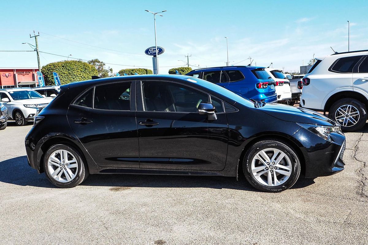 2018 Toyota Corolla Ascent Sport MZEA12R