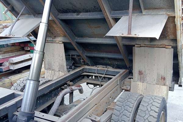 2000 Hino Dutro 3 Medium BK MY06 Upgrade 4x2