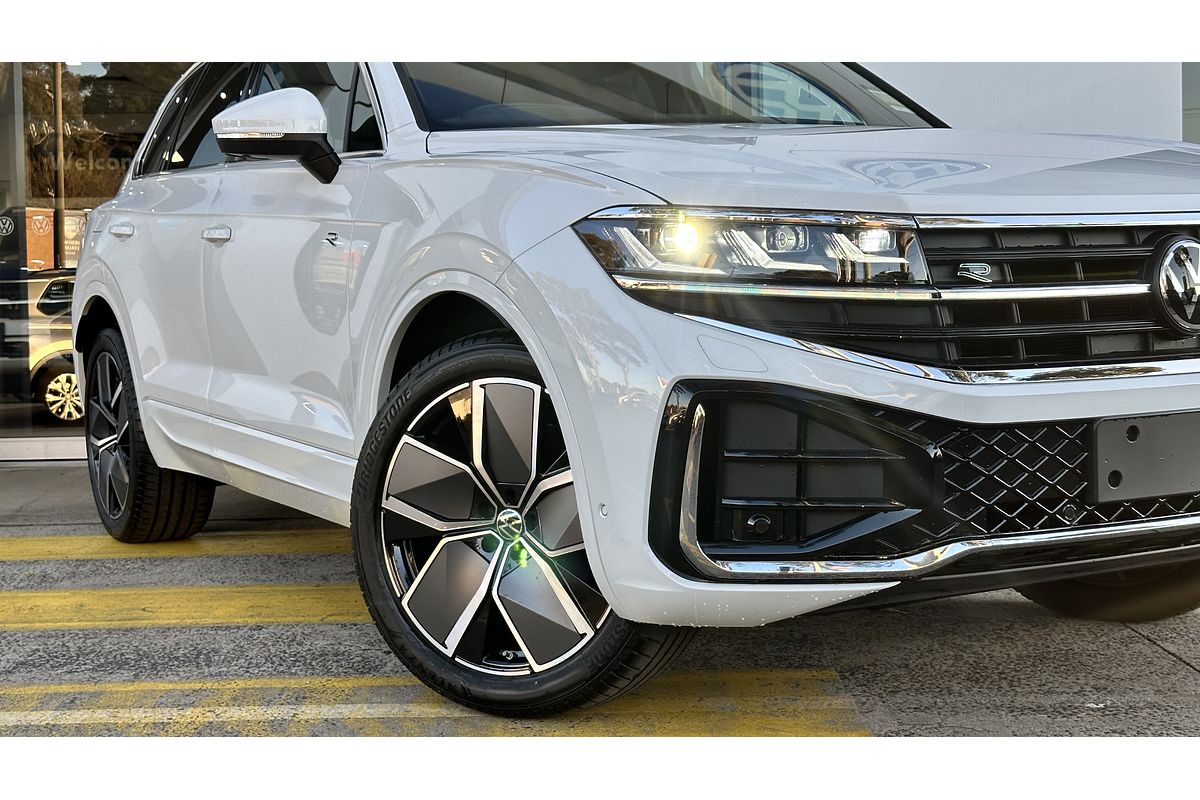 2024 Volkswagen Touareg 210TDI R-Line RC