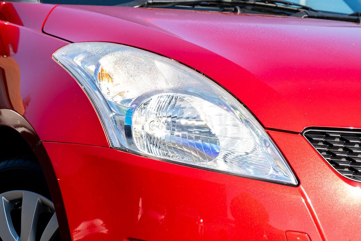 2013 Suzuki Swift GLX FZ