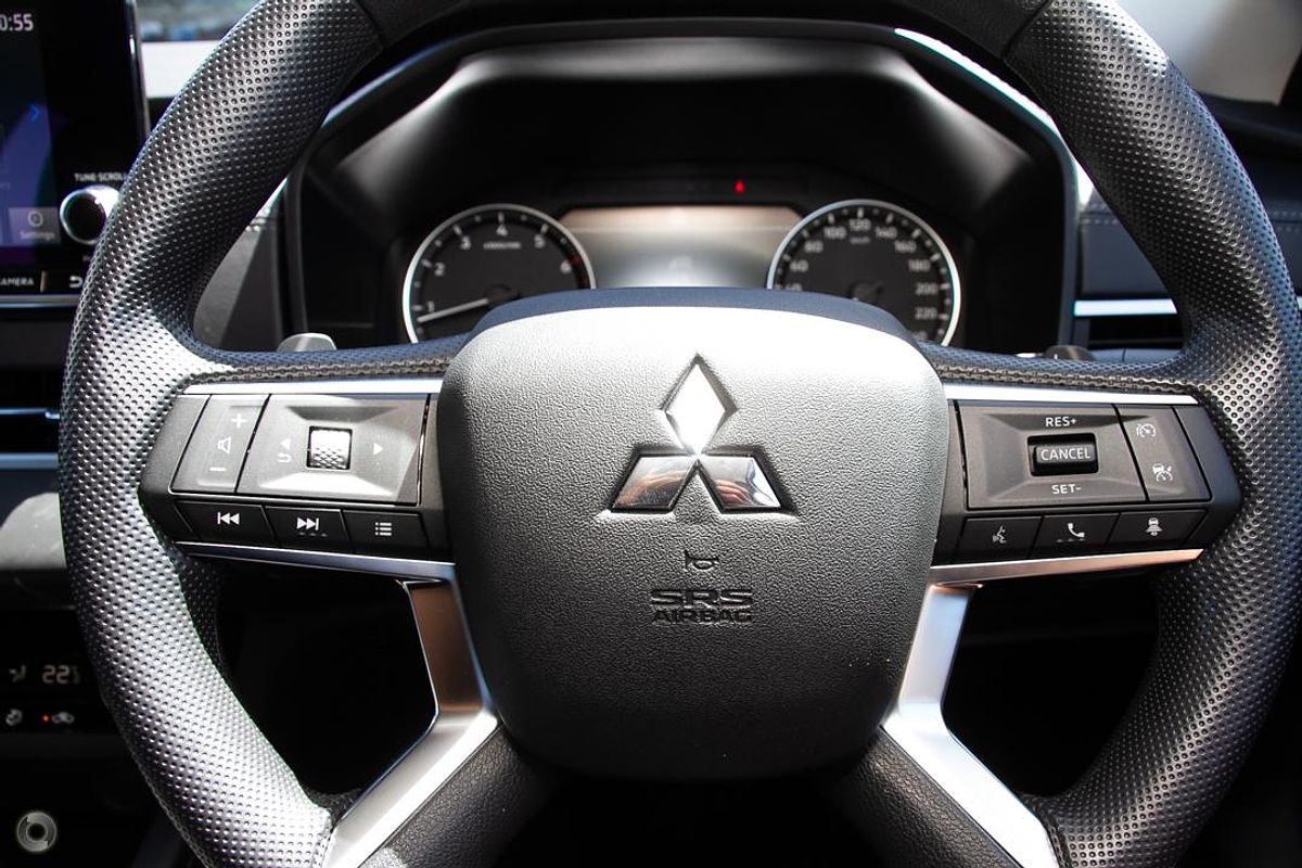 2023 Mitsubishi Outlander ES ZM