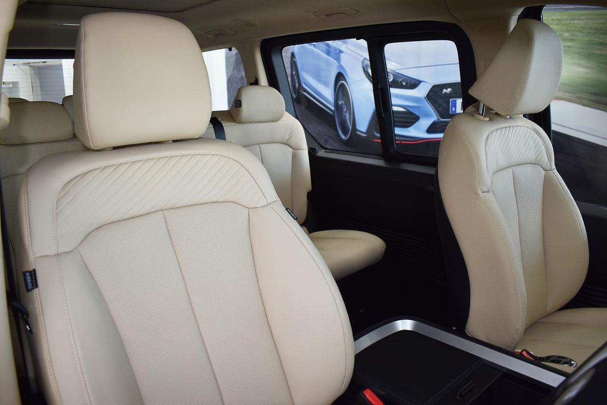 2024 Hyundai STARIA Highlander US4.V3