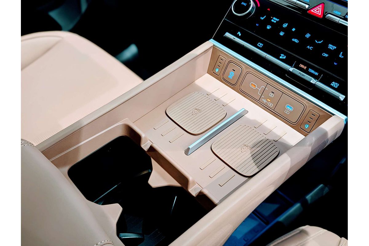 2024 Hyundai Santa Fe Hybrid Calligraphy MX5.V1