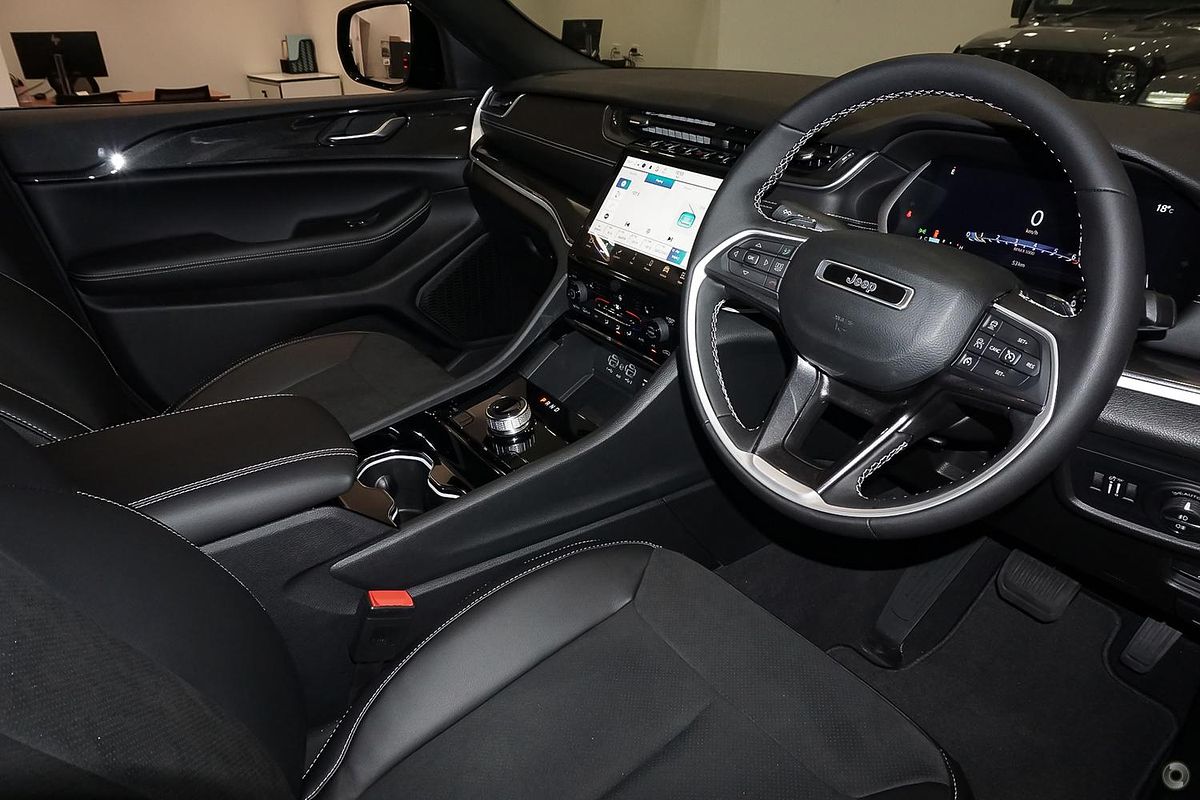 2023 Jeep Grand Cherokee Night Eagle WL