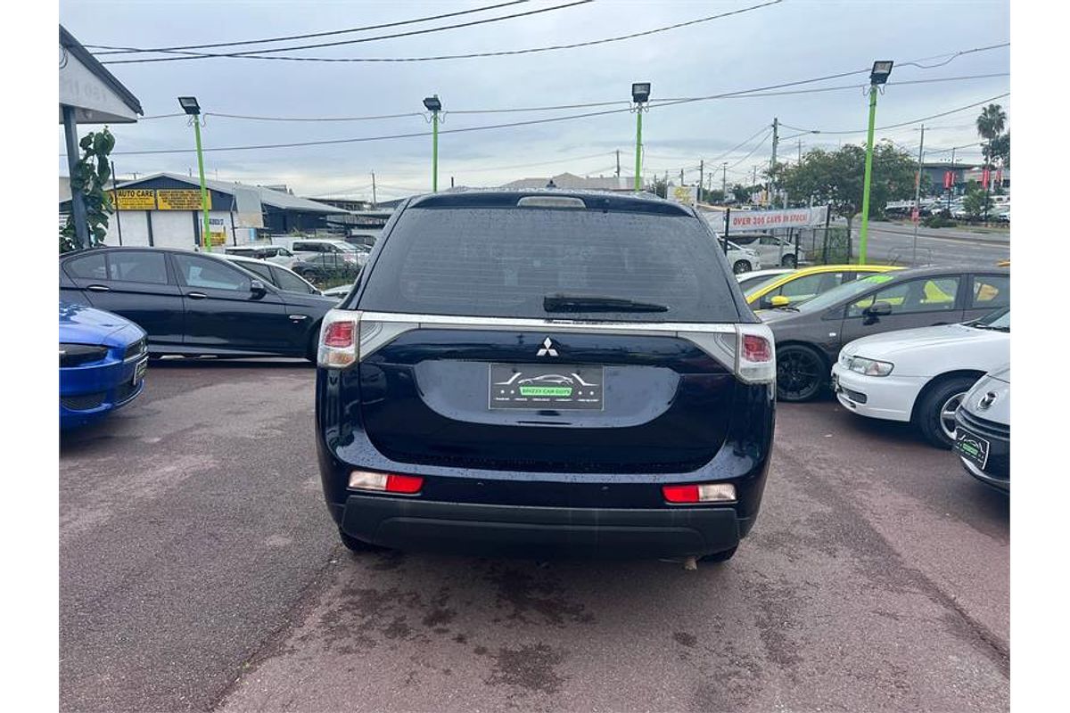 2013 Mitsubishi OUTLANDER ES (4x4) ZJ