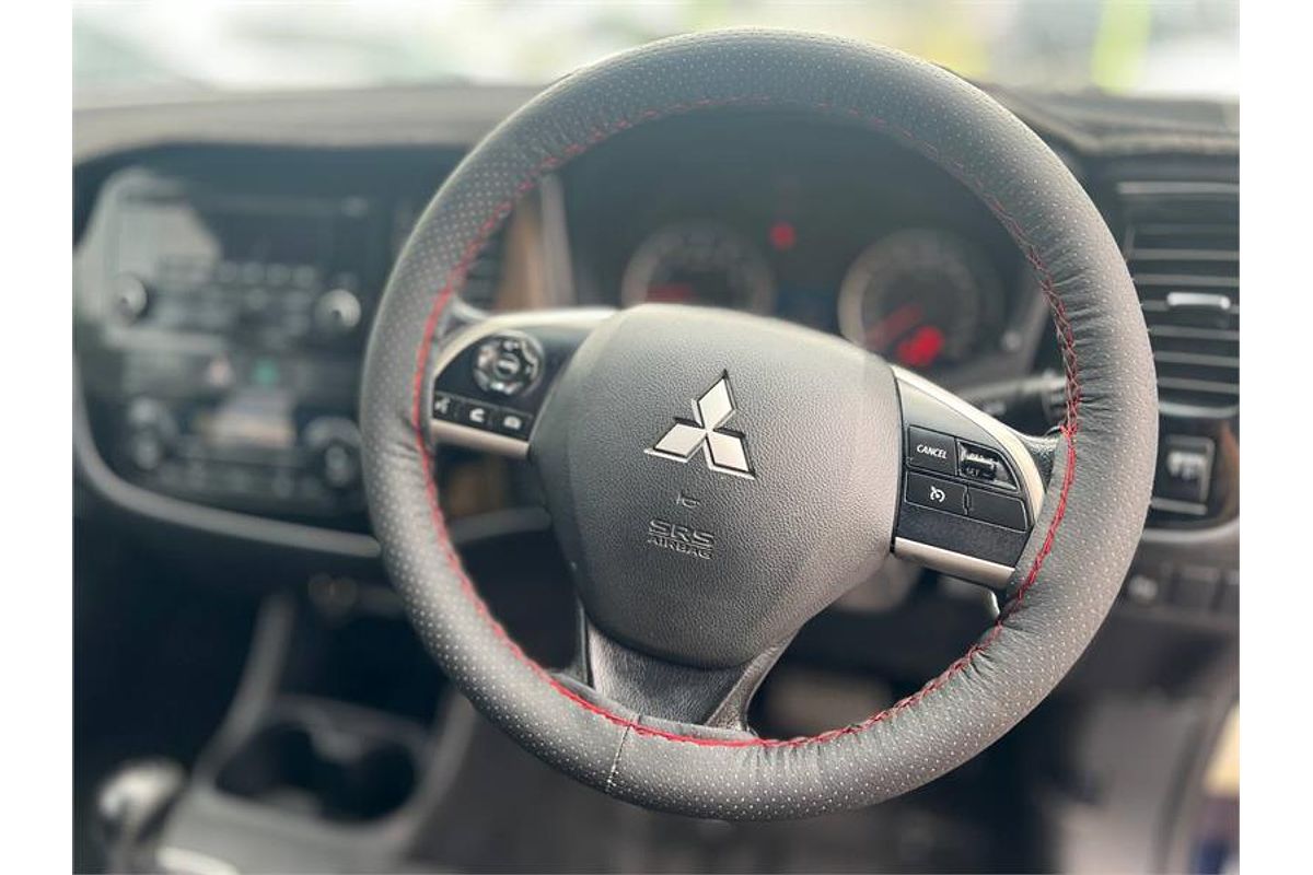2013 Mitsubishi OUTLANDER ES (4x4) ZJ