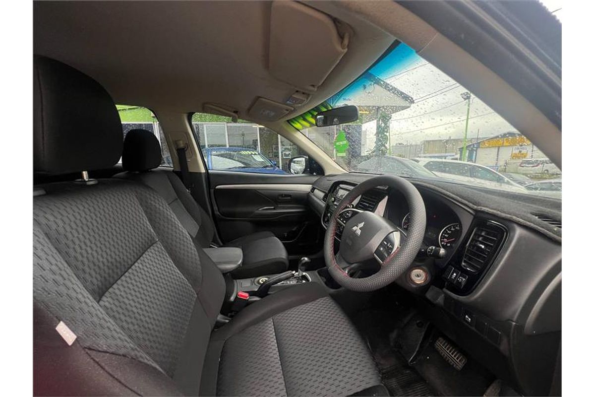 2013 Mitsubishi OUTLANDER ES (4x4) ZJ