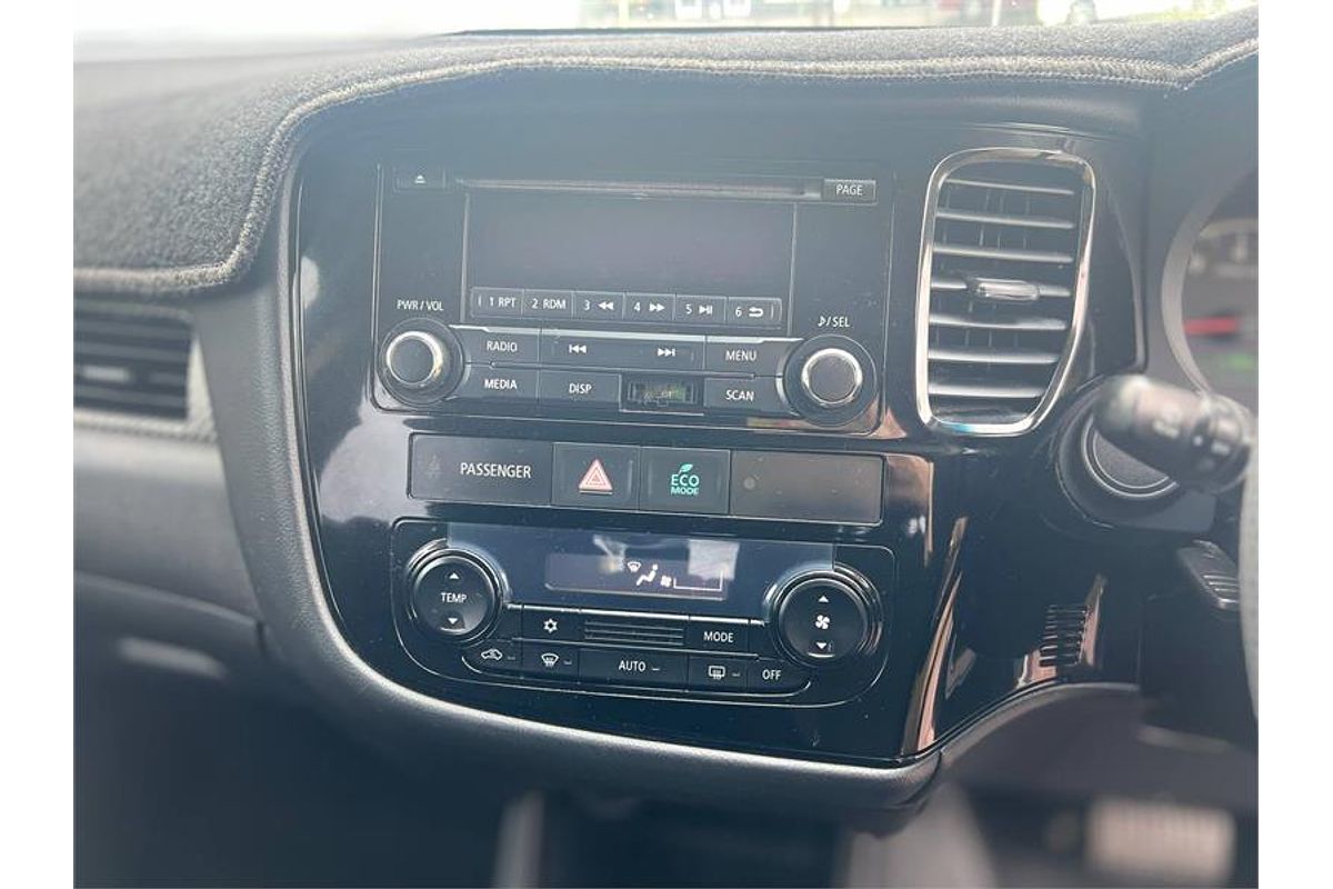 2013 Mitsubishi OUTLANDER ES (4x4) ZJ