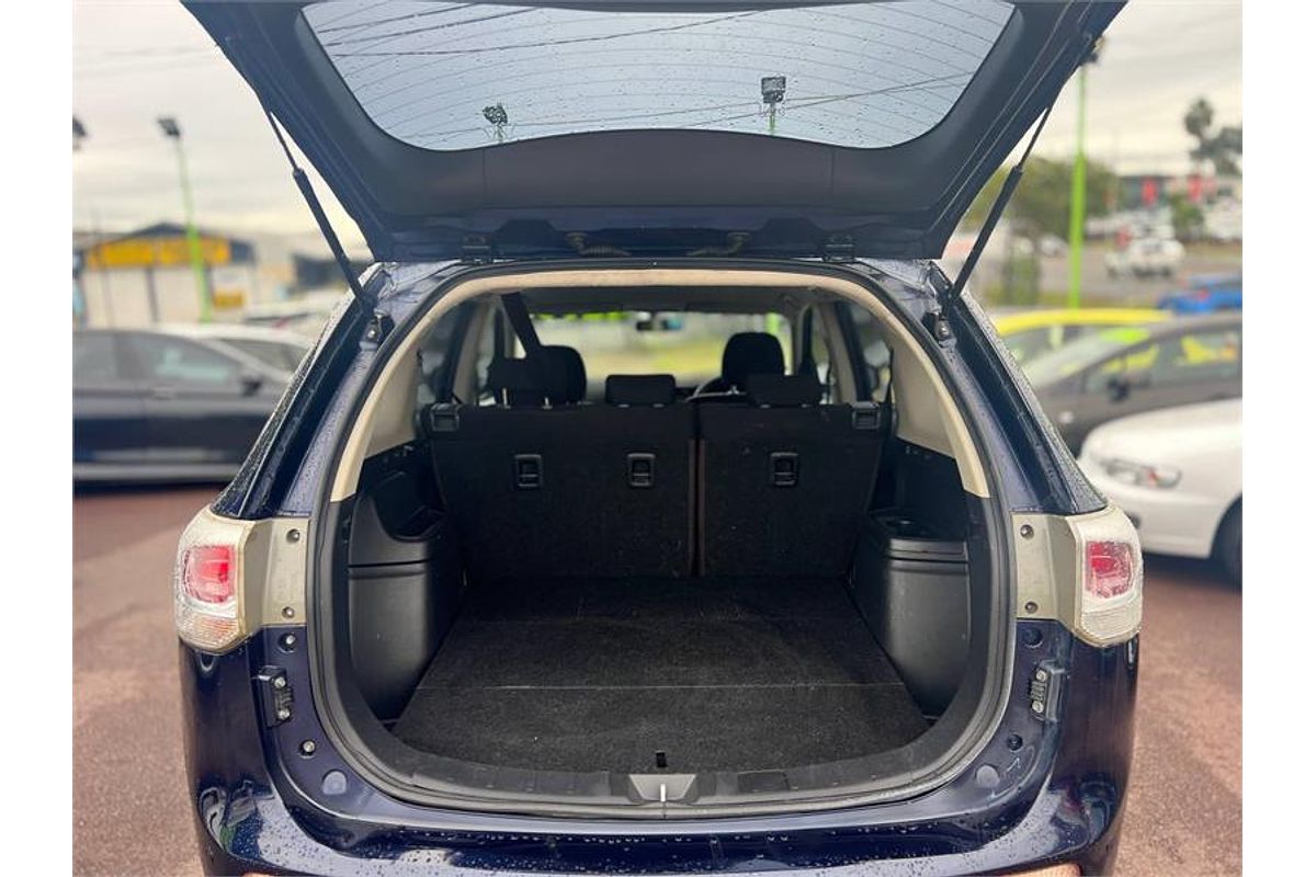 2013 Mitsubishi OUTLANDER ES (4x4) ZJ