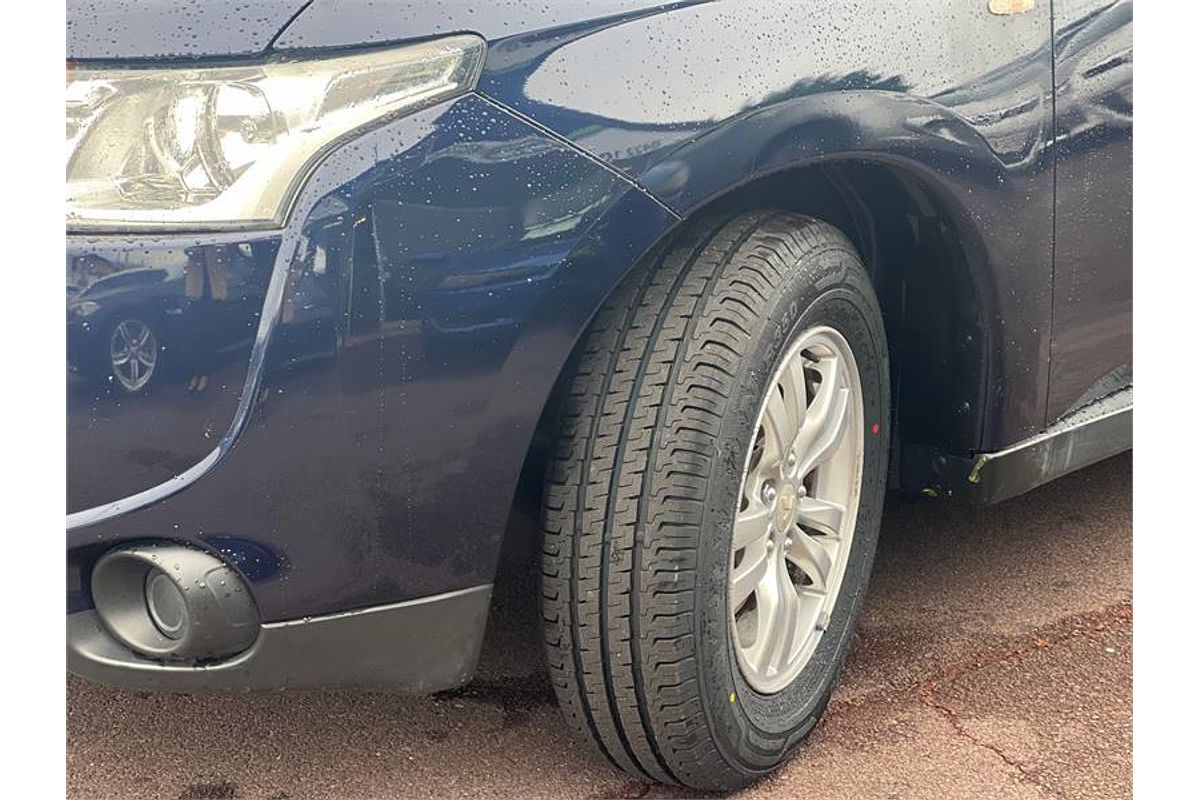 2013 Mitsubishi OUTLANDER ES (4x4) ZJ