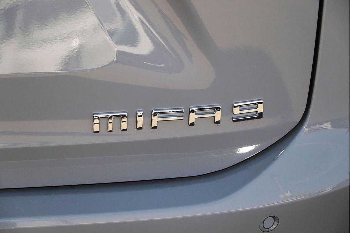 2023 LDV MIFA 9 Luxe